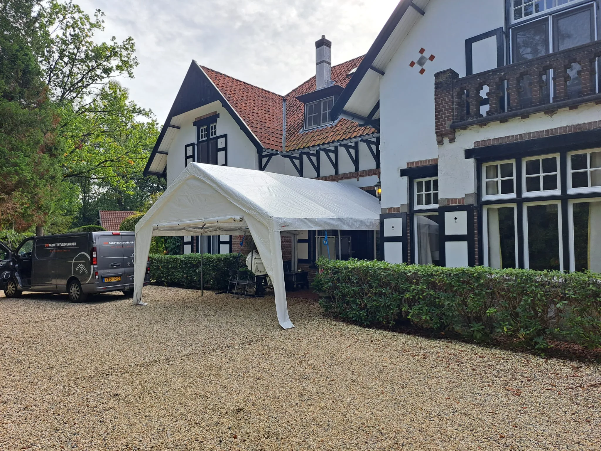 Partytent 4x4 (incl opzetten & afbreken)